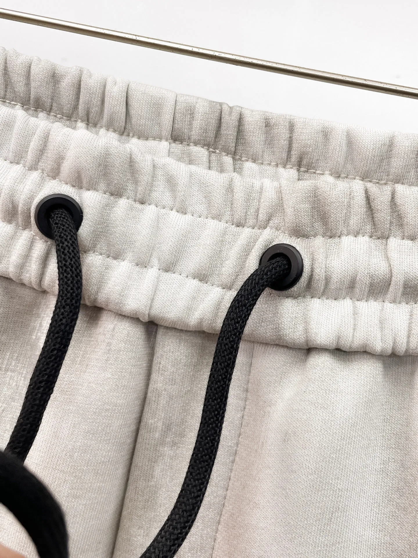 Balenciaga 🆕2026 Autumn and Winter New Arrival Casual Pants! The official website will be released simultaneously. Brand Classic LOGO casual pants, customized fabrics, excellent comfort and strong touch. Highly recognisable, perfect appearance and craftsmanship. Size:M-3XL
